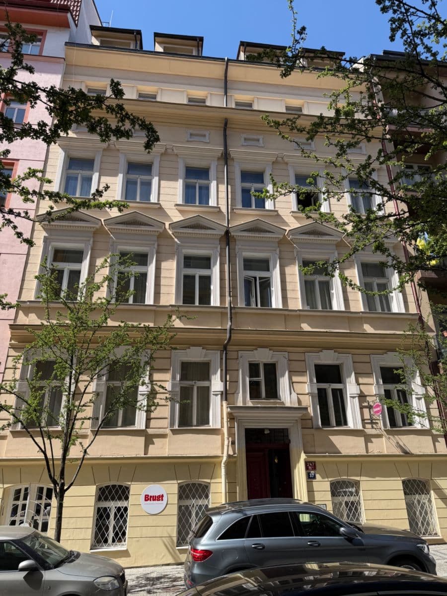 Pronájem bytu 1+1 41 m², Záhřebská, Praha, Praha Pronájem bytu 1+1 41 m², Záhřebská, Praha, Praha