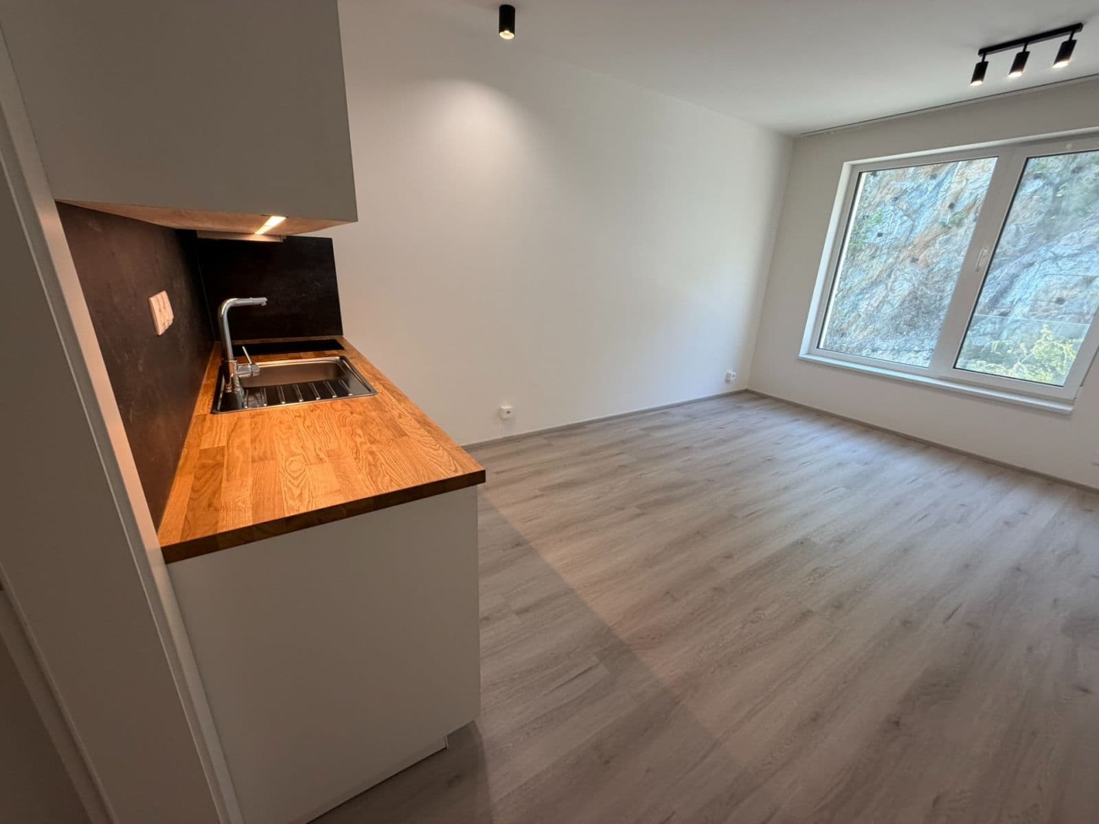 Pronájem bytu 1+kk 31 m², Bystrcká, Brno, Jihomoravský kraj Pronájem bytu 1+kk 31 m², Bystrcká, Brno, Jihomoravský kraj