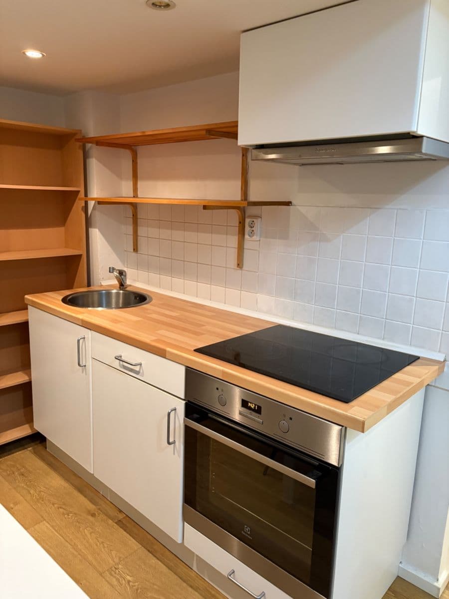 Pronájem bytu 1+kk 28 m², Na Celné, Praha, Praha Pronájem bytu 1+kk 28 m², Na Celné, Praha, Praha