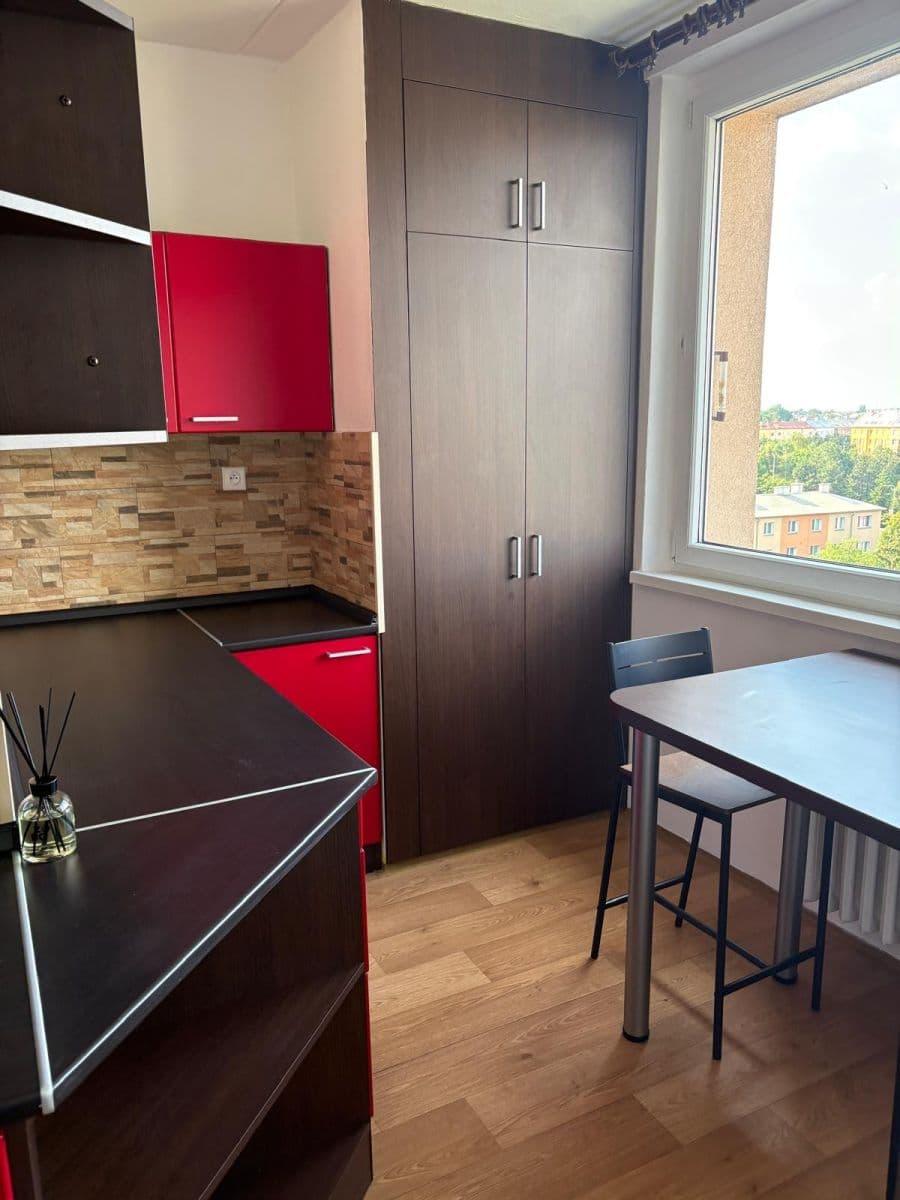 Pronájem bytu 2+1 57 m², kpt. Jaroše, Olomouc, Olomoucký kraj Pronájem bytu 2+1 57 m², kpt. Jaroše, Olomouc, Olomoucký kraj