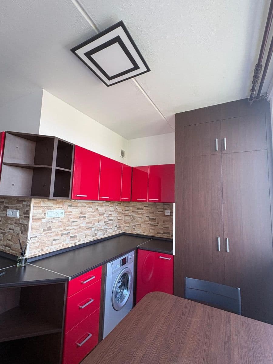 Pronájem bytu 2+1 57 m², kpt. Jaroše, Olomouc, Olomoucký kraj Pronájem bytu 2+1 57 m², kpt. Jaroše, Olomouc, Olomoucký kraj