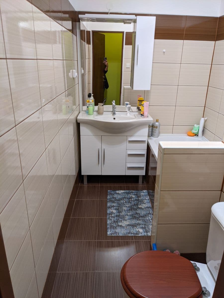 Pronájem bytu 2+1 57 m², kpt. Jaroše, Olomouc, Olomoucký kraj Pronájem bytu 2+1 57 m², kpt. Jaroše, Olomouc, Olomoucký kraj