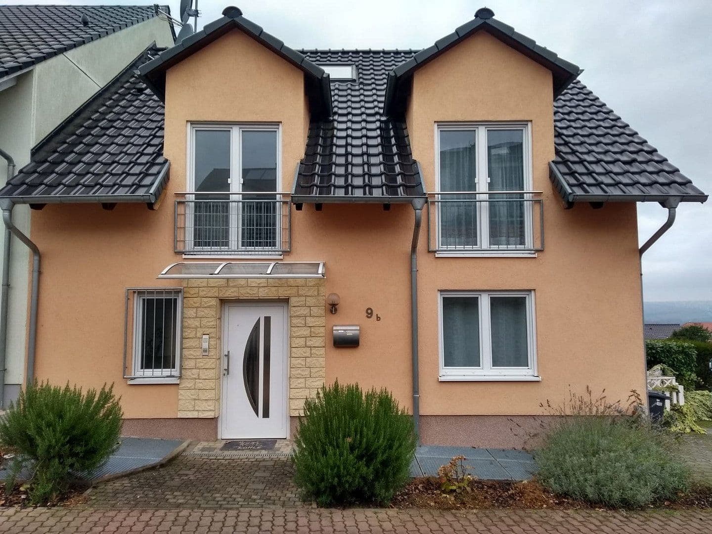 Prodej domu 211 m², pozemek 431 m², Nieder-Olm, Porýní-Falc Prodej domu 211 m², pozemek 431 m², Nieder-Olm, Porýní-Falc