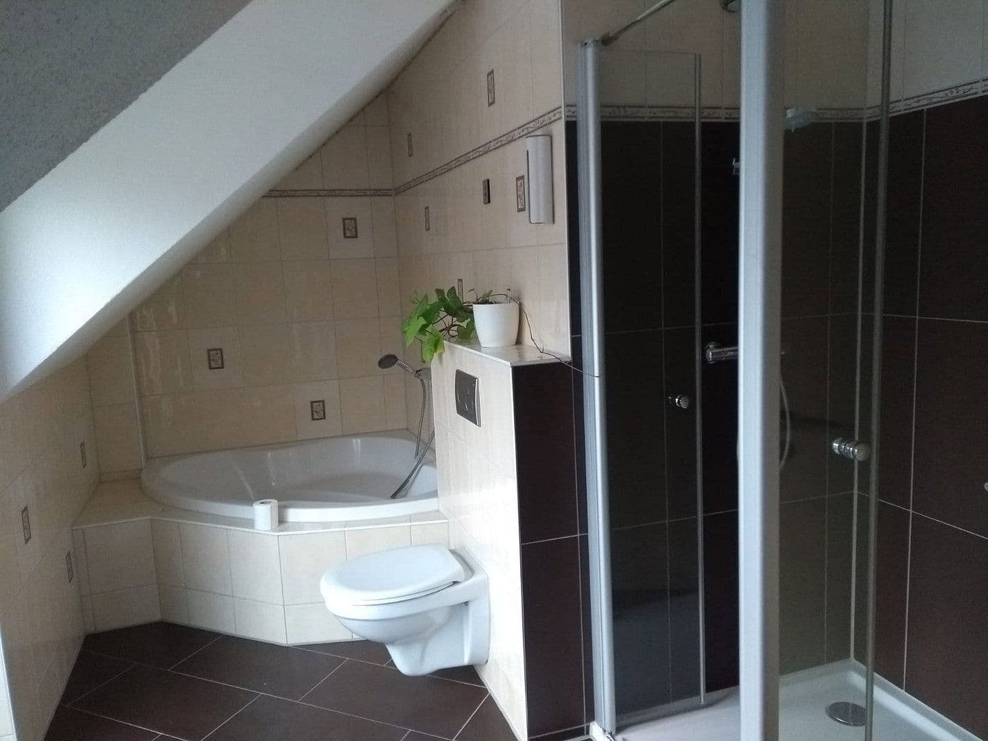 Prodej domu 211 m², pozemek 431 m², Nieder-Olm, Porýní-Falc Prodej domu 211 m², pozemek 431 m², Nieder-Olm, Porýní-Falc