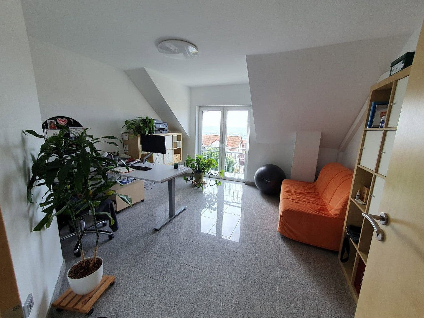Prodej domu 211 m², pozemek 431 m², Nieder-Olm, Porýní-Falc Prodej domu 211 m², pozemek 431 m², Nieder-Olm, Porýní-Falc