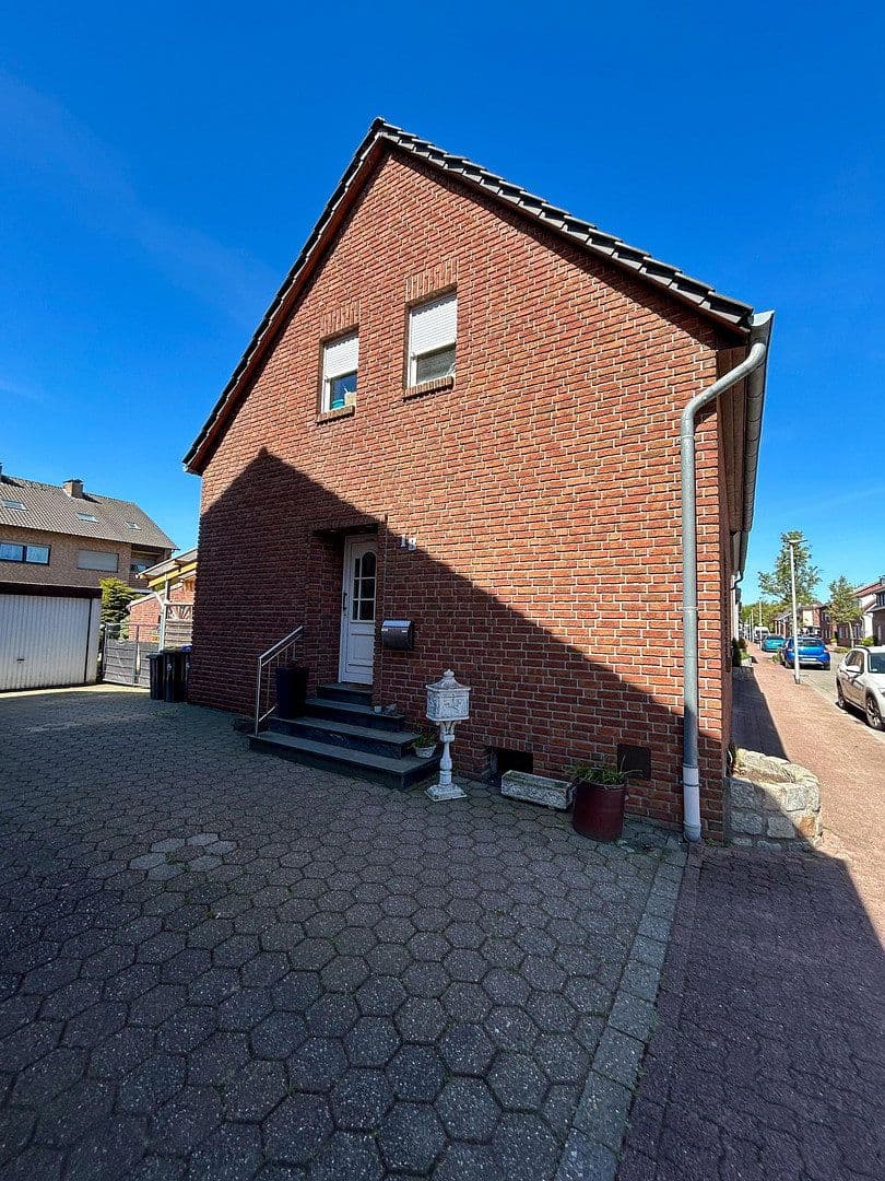 Pronájem domu 100 m², pozemek 300 m², Vereinsstr. 18, Bocholt, Severní Porýní-Vestfálsko Pronájem domu 100 m², pozemek 300 m², Vereinsstr. 18, Bocholt, Severní Porýní-Vestfálsko
