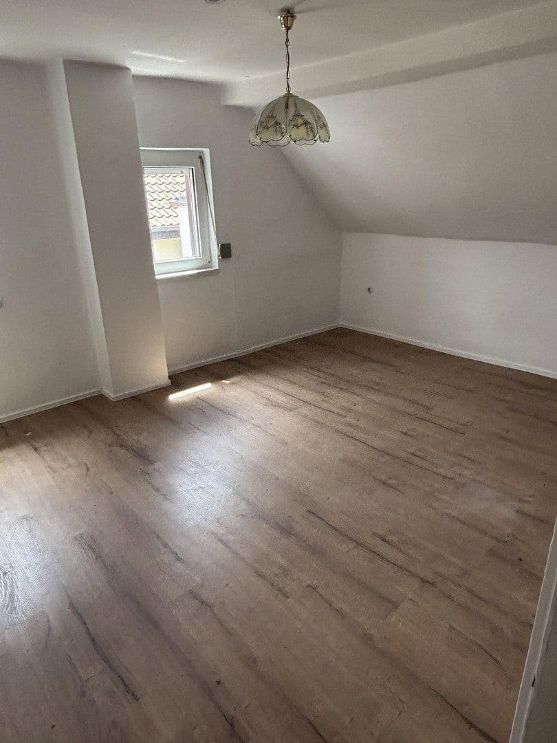 Pronájem domu 95 m², pozemek 157 m², Untere Bahnhofstraße 4, Worms, Porýní-Falc Pronájem domu 95 m², pozemek 157 m², Untere Bahnhofstraße 4, Worms, Porýní-Falc