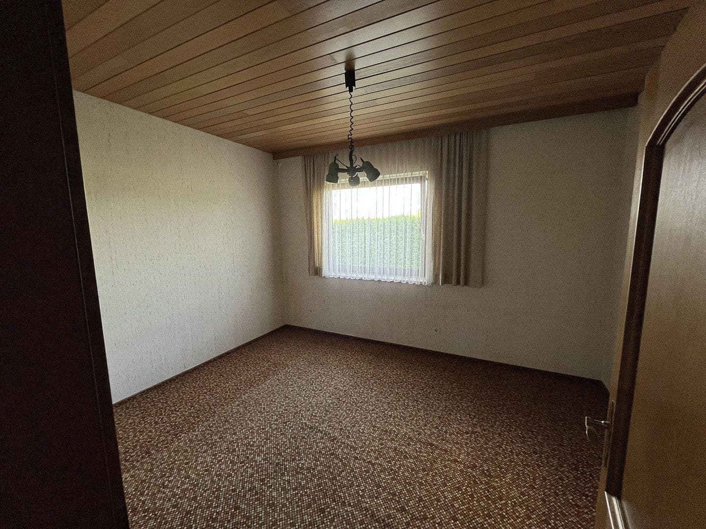 Prodej domu 186 m², pozemek 1.900 m², Eichendorf, Bavorsko Prodej domu 186 m², pozemek 1.900 m², Eichendorf, Bavorsko