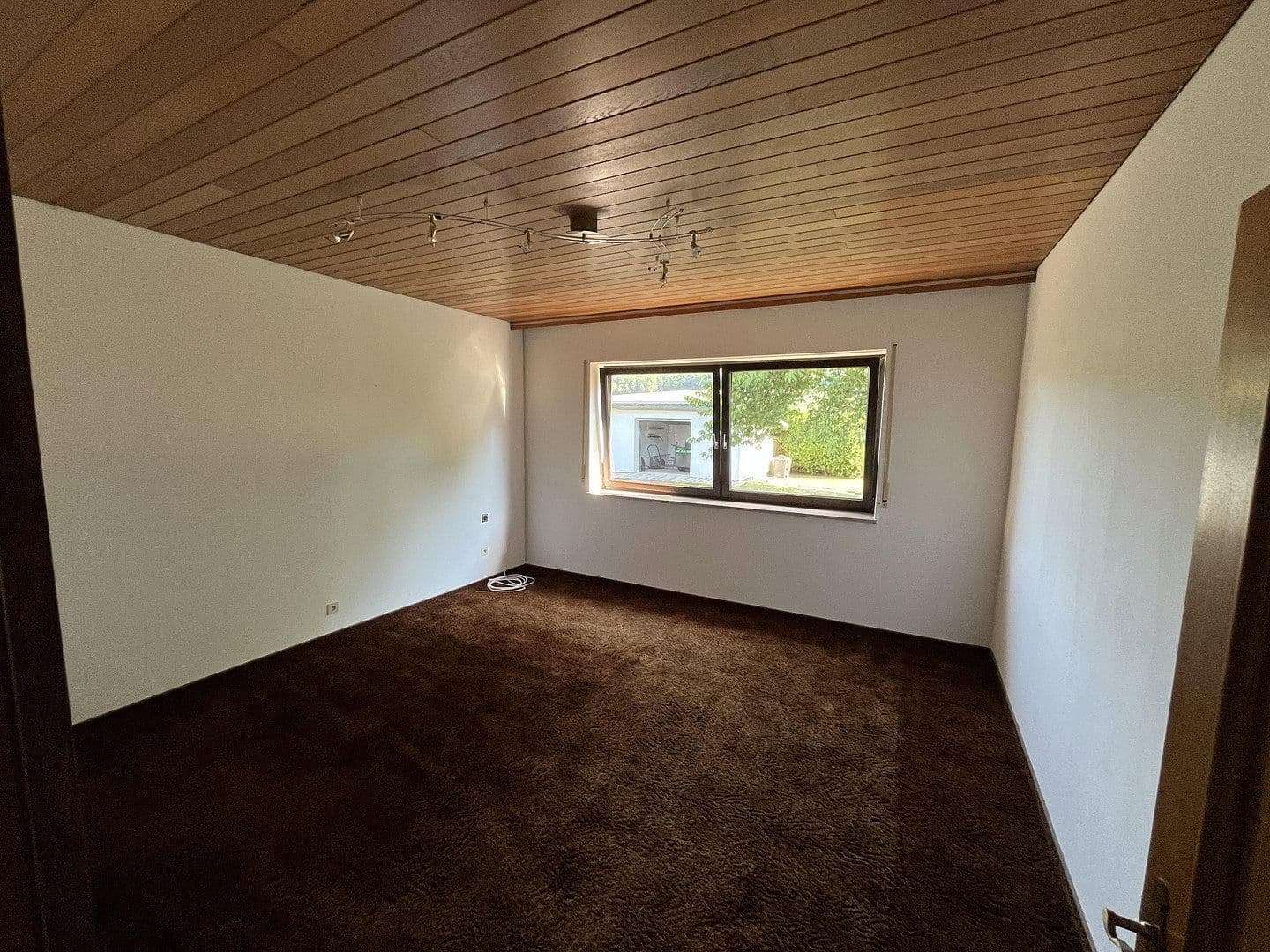 Prodej domu 186 m², pozemek 1.900 m², Eichendorf, Bavorsko Prodej domu 186 m², pozemek 1.900 m², Eichendorf, Bavorsko