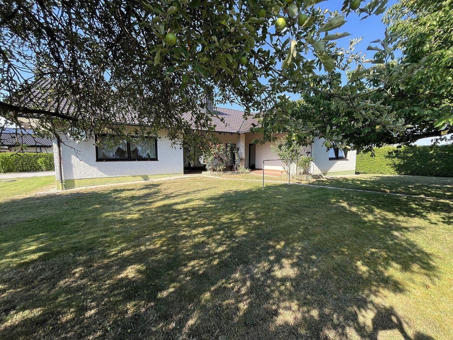 Prodej domu 186 m², pozemek 1.900 m², Eichendorf, Bavorsko Prodej domu 186 m², pozemek 1.900 m², Eichendorf, Bavorsko