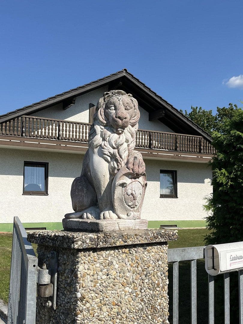 Prodej domu 186 m², pozemek 1.900 m², Eichendorf, Bavorsko Prodej domu 186 m², pozemek 1.900 m², Eichendorf, Bavorsko