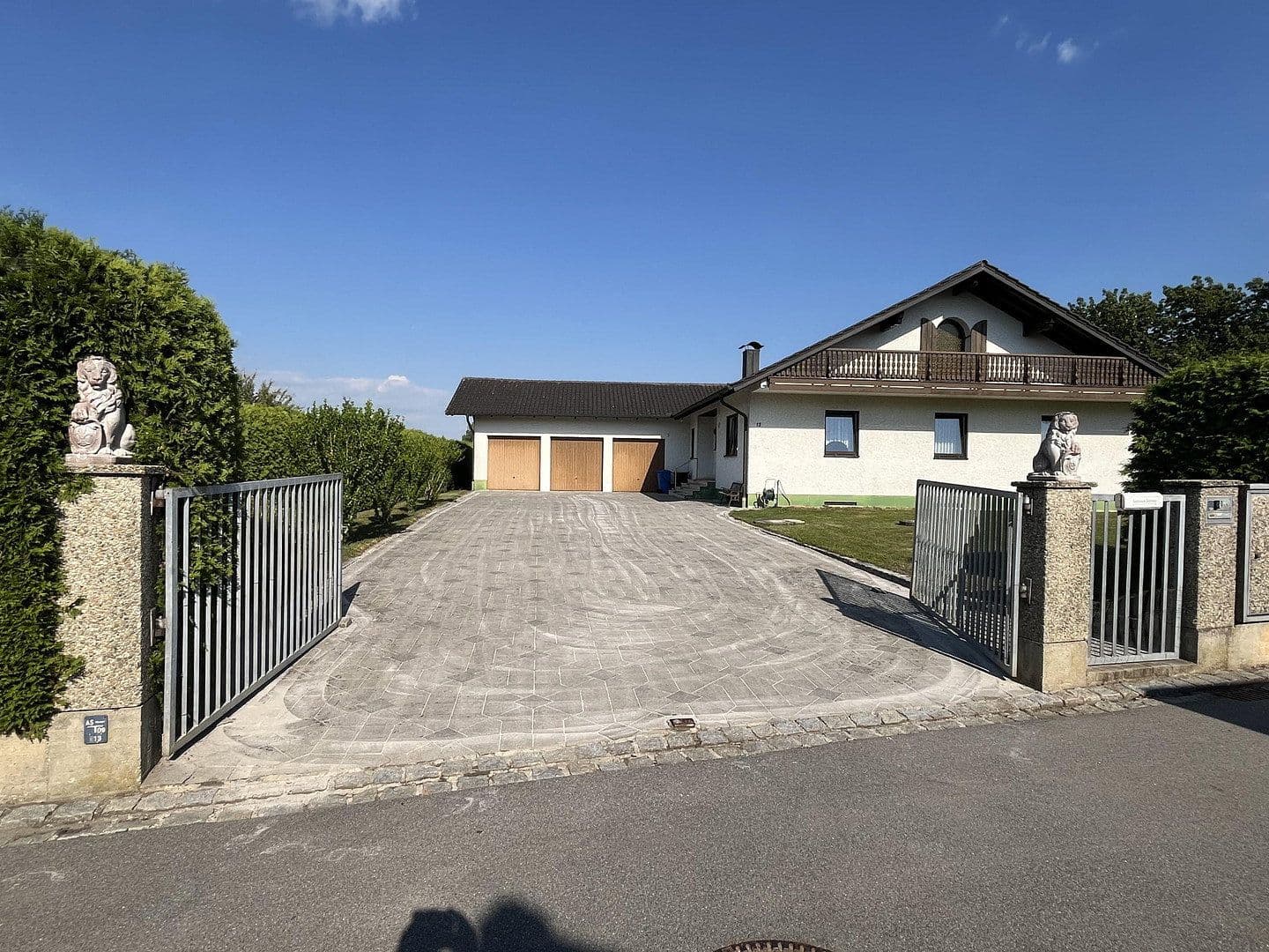 Prodej domu 186 m², pozemek 1.900 m², Eichendorf, Bavorsko Prodej domu 186 m², pozemek 1.900 m², Eichendorf, Bavorsko