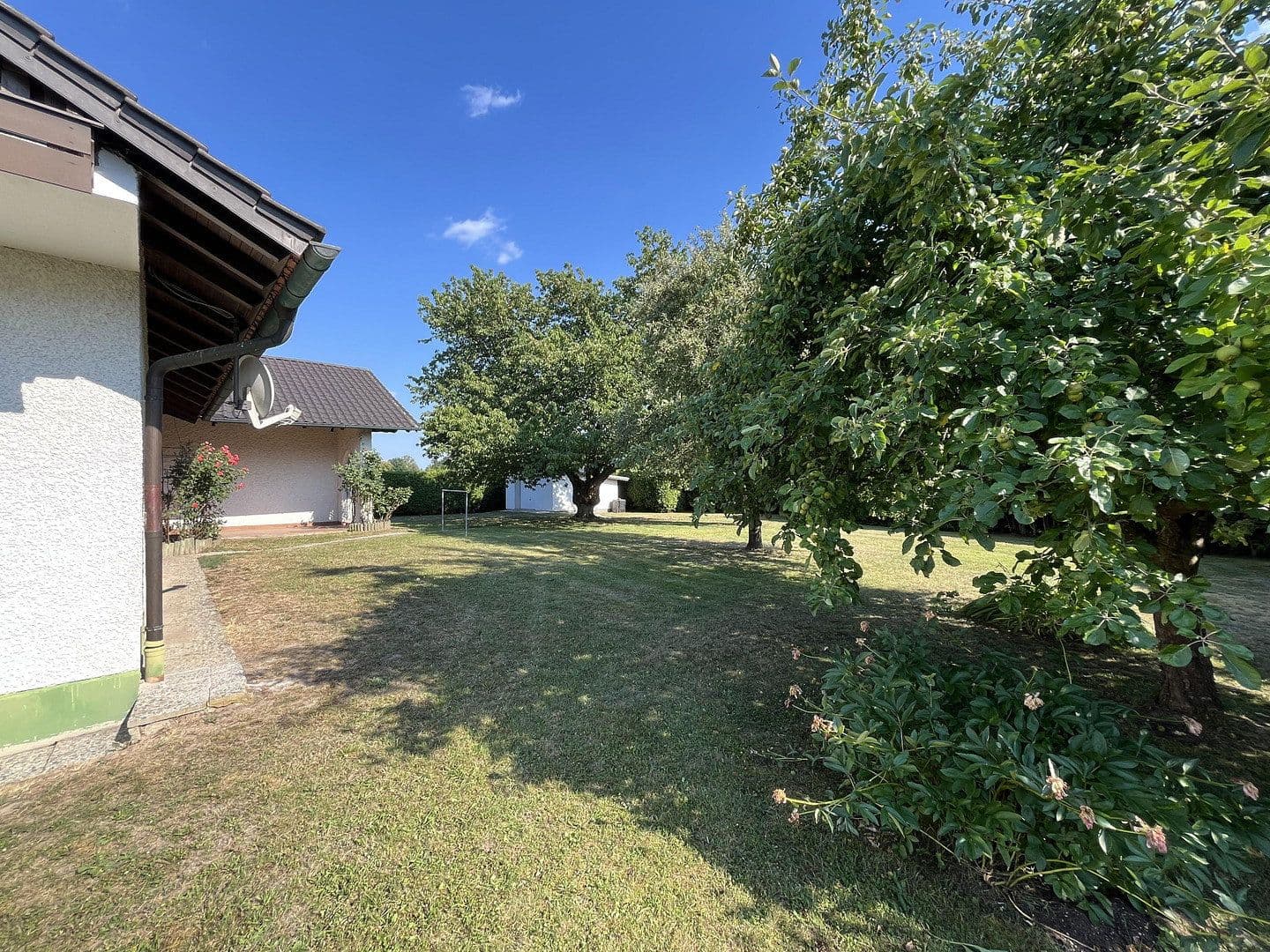 Prodej domu 186 m², pozemek 1.900 m², Eichendorf, Bavorsko Prodej domu 186 m², pozemek 1.900 m², Eichendorf, Bavorsko
