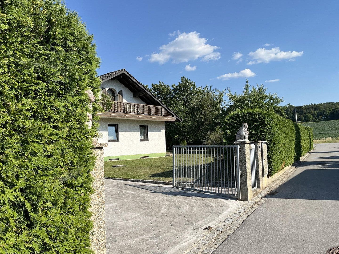 Prodej domu 186 m², pozemek 1.900 m², Eichendorf, Bavorsko Prodej domu 186 m², pozemek 1.900 m², Eichendorf, Bavorsko