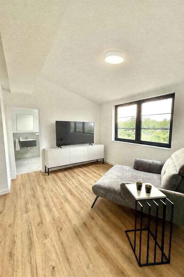 Pronájem bytu 1+kk 40 m², Zeißstr. 44, Hannover, Dolní Sasko Pronájem bytu 1+kk 40 m², Zeißstr. 44, Hannover, Dolní Sasko