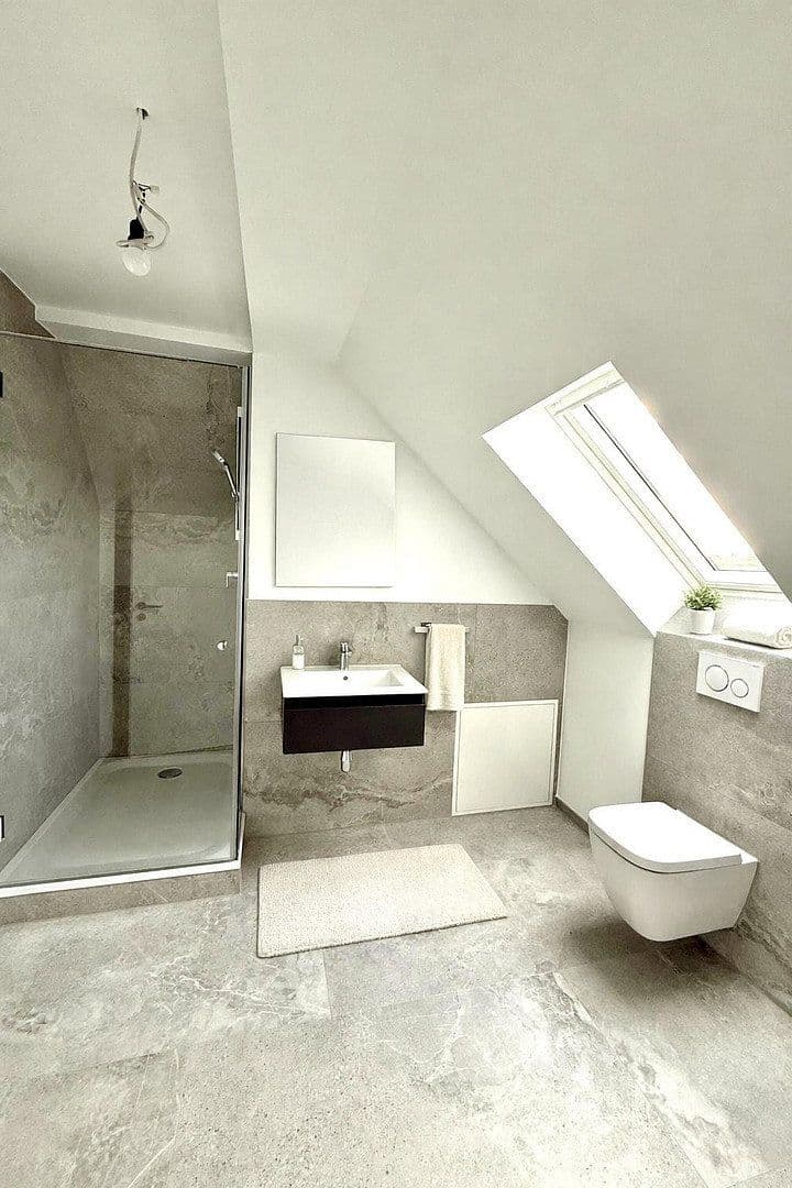 Pronájem bytu 1+kk 40 m², Zeißstr. 44, Hannover, Dolní Sasko Pronájem bytu 1+kk 40 m², Zeißstr. 44, Hannover, Dolní Sasko