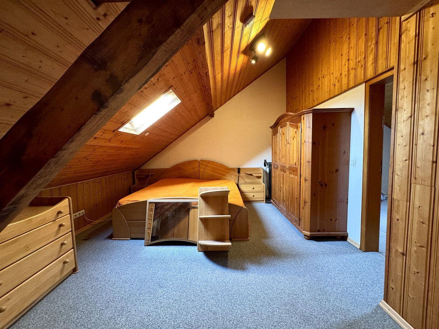 Prodej domu 130 m², pozemek 536 m², Jüchen, Severní Porýní-Vestfálsko Prodej domu 130 m², pozemek 536 m², Jüchen, Severní Porýní-Vestfálsko