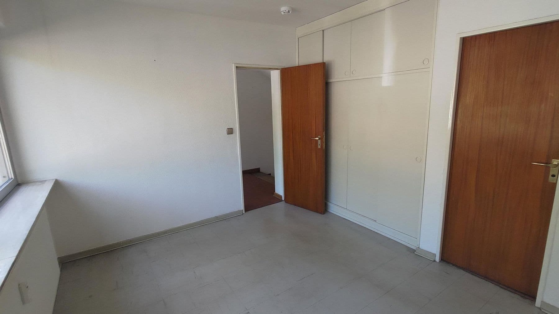 Prodej bytu 3+1 90 m², Berlin, Berlín Prodej bytu 3+1 90 m², Berlin, Berlín