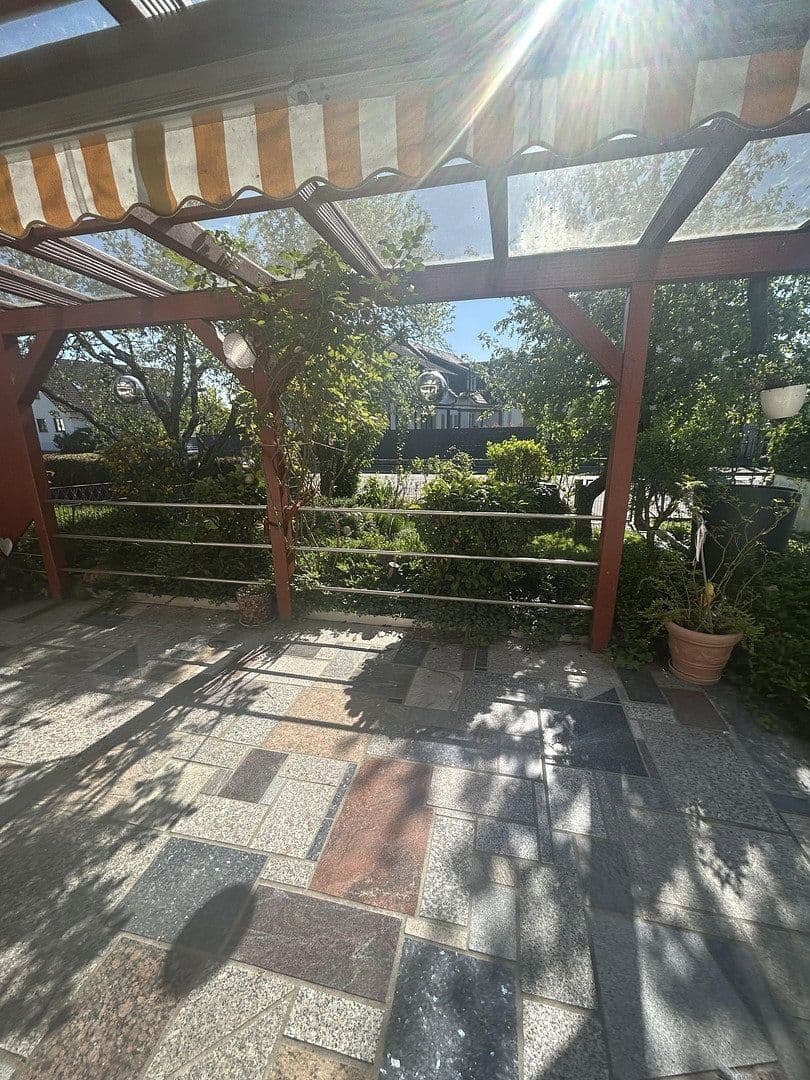 Prodej domu 95 m², pozemek 220 m², Singen (Hohentwiel), Bádensko-Württembersko Prodej domu 95 m², pozemek 220 m², Singen (Hohentwiel), Bádensko-Württembersko