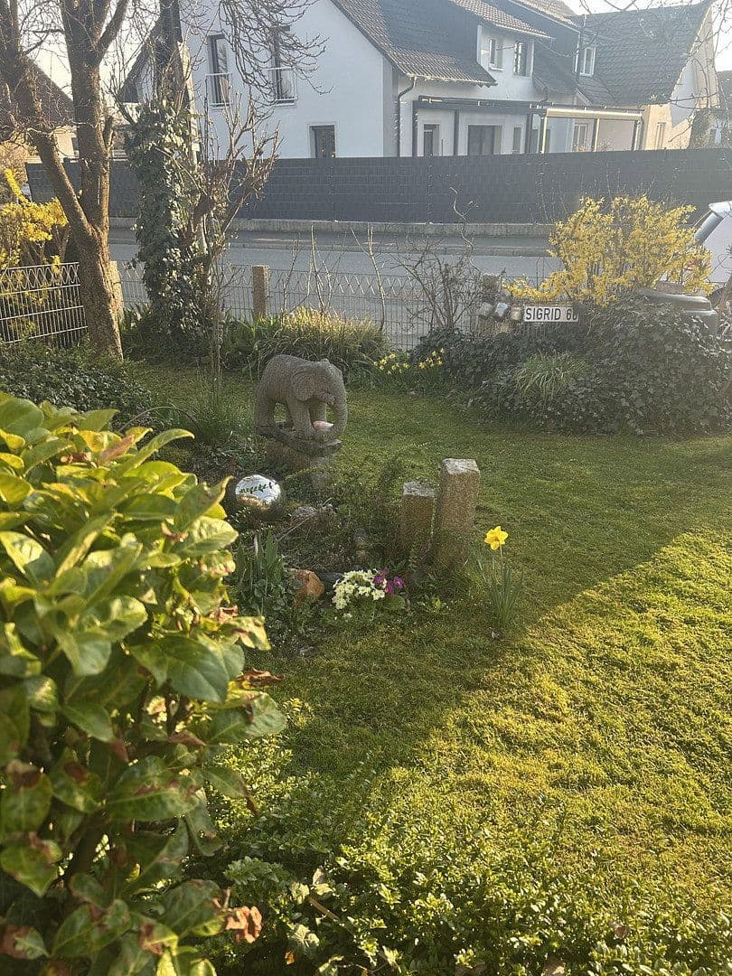 Prodej domu 95 m², pozemek 220 m², Singen (Hohentwiel), Bádensko-Württembersko Prodej domu 95 m², pozemek 220 m², Singen (Hohentwiel), Bádensko-Württembersko