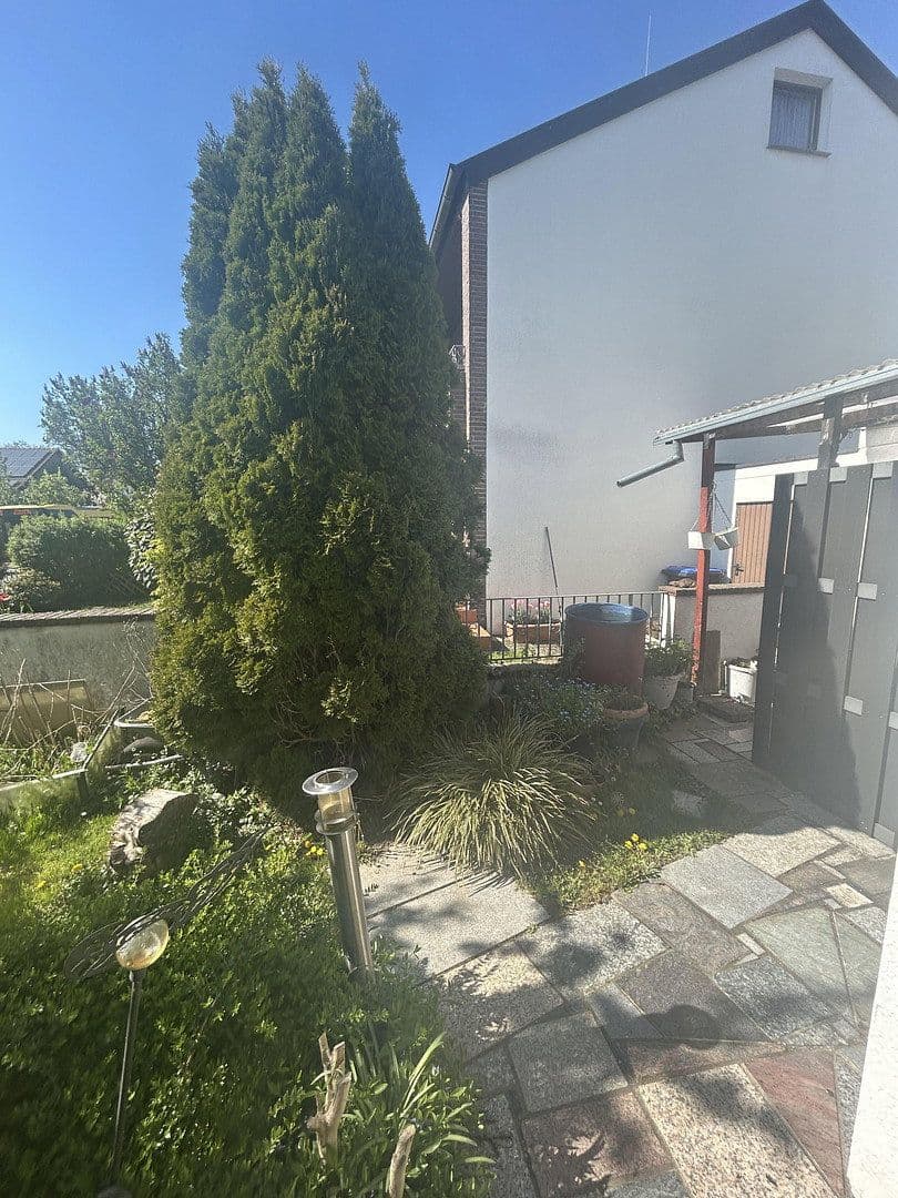 Prodej domu 95 m², pozemek 220 m², Singen (Hohentwiel), Bádensko-Württembersko Prodej domu 95 m², pozemek 220 m², Singen (Hohentwiel), Bádensko-Württembersko