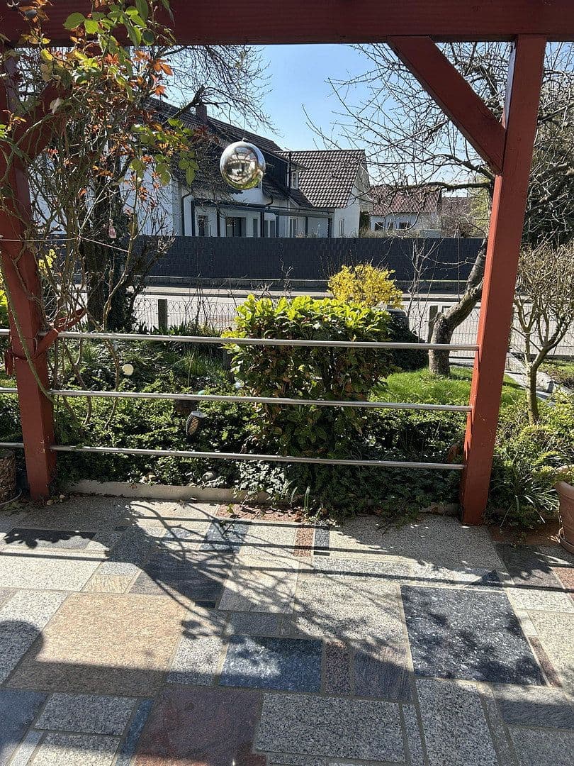 Prodej domu 95 m², pozemek 220 m², Singen (Hohentwiel), Bádensko-Württembersko Prodej domu 95 m², pozemek 220 m², Singen (Hohentwiel), Bádensko-Württembersko