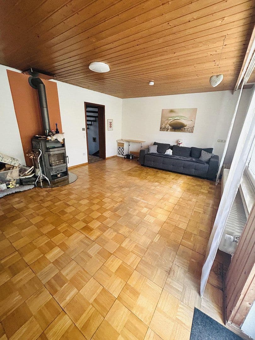 Prodej domu 95 m², pozemek 220 m², Singen (Hohentwiel), Bádensko-Württembersko Prodej domu 95 m², pozemek 220 m², Singen (Hohentwiel), Bádensko-Württembersko