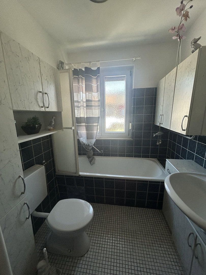 Prodej domu 95 m², pozemek 220 m², Singen (Hohentwiel), Bádensko-Württembersko Prodej domu 95 m², pozemek 220 m², Singen (Hohentwiel), Bádensko-Württembersko