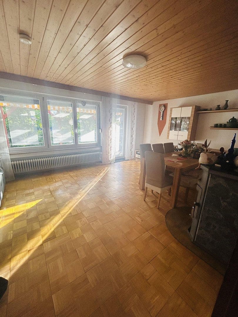 Prodej domu 95 m², pozemek 220 m², Singen (Hohentwiel), Bádensko-Württembersko Prodej domu 95 m², pozemek 220 m², Singen (Hohentwiel), Bádensko-Württembersko