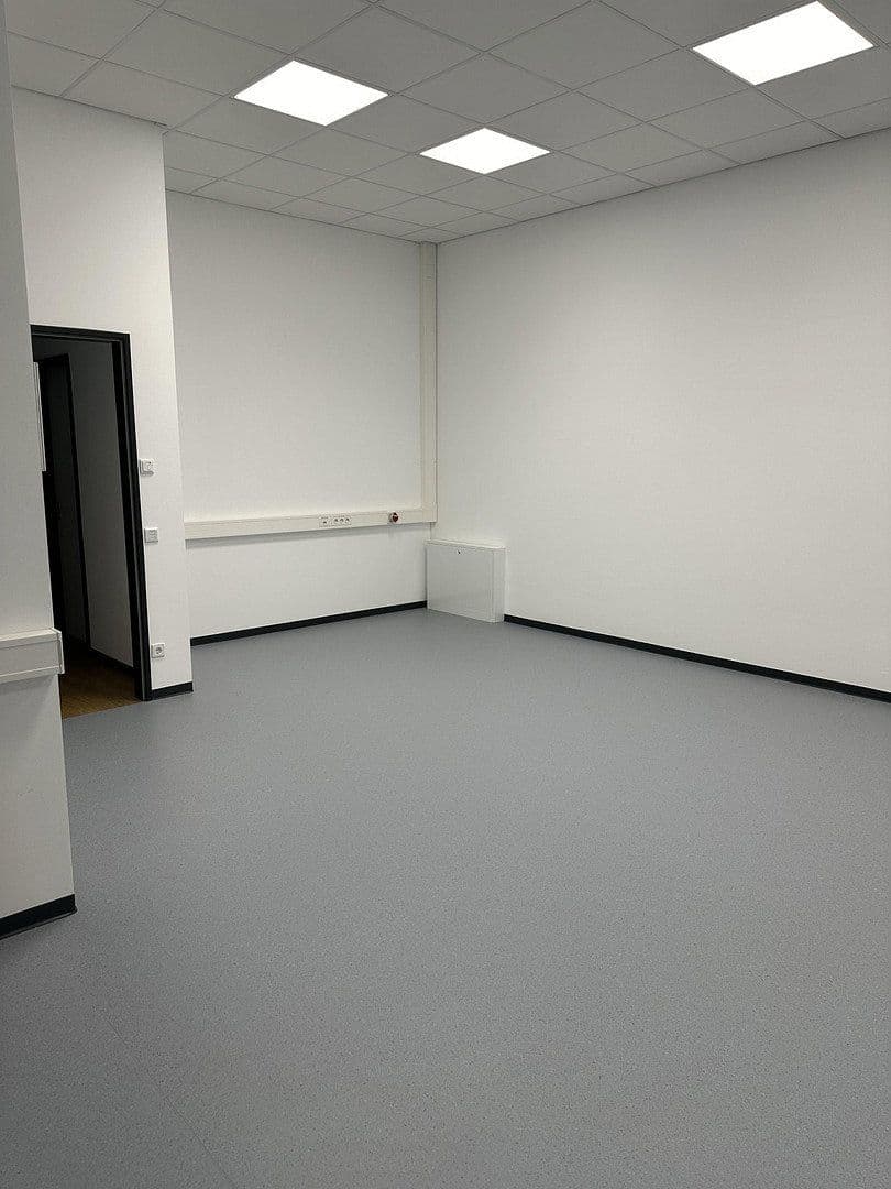 Pronájem kanceláře 174 m², Carl-von-Ossietzky-Str. 7, Bad Aibling, Bavorsko Pronájem kanceláře 174 m², Carl-von-Ossietzky-Str. 7, Bad Aibling, Bavorsko