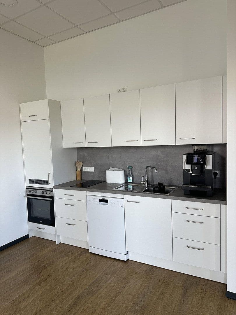Pronájem kanceláře 174 m², Carl-von-Ossietzky-Str. 7, Bad Aibling, Bavorsko Pronájem kanceláře 174 m², Carl-von-Ossietzky-Str. 7, Bad Aibling, Bavorsko