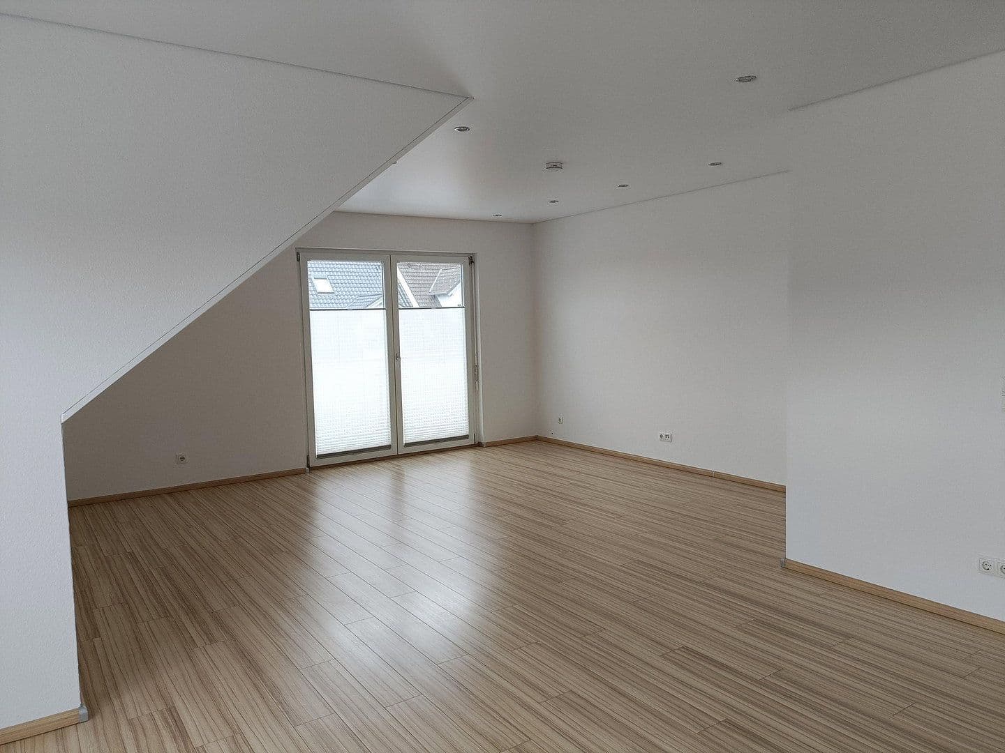 Pronájem bytu 3+kk 90 m², Reilingen, Bádensko-Württembersko Pronájem bytu 3+kk 90 m², Reilingen, Bádensko-Württembersko