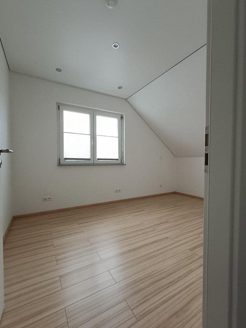 Pronájem bytu 3+kk 90 m², Reilingen, Bádensko-Württembersko Pronájem bytu 3+kk 90 m², Reilingen, Bádensko-Württembersko