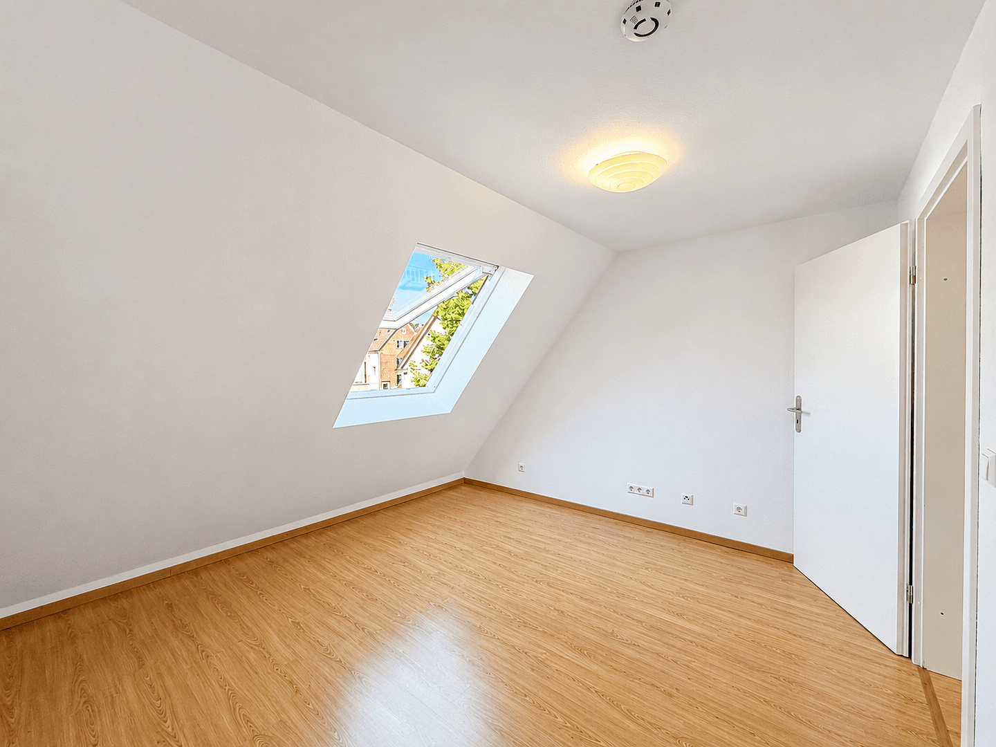 Prodej bytu 2+1 45 m², Friedrichstraße 8, Vaihingen an der Enz, Bádensko-Württembersko Prodej bytu 2+1 45 m², Friedrichstraße 8, Vaihingen an der Enz, Bádensko-Württembersko