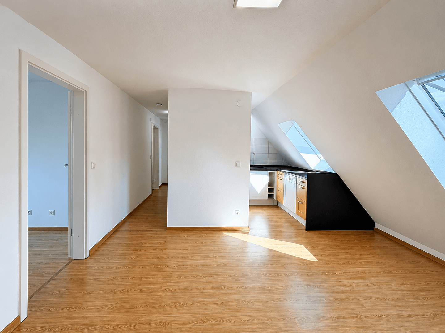 Prodej bytu 2+1 45 m², Friedrichstraße 8, Vaihingen an der Enz, Bádensko-Württembersko Prodej bytu 2+1 45 m², Friedrichstraße 8, Vaihingen an der Enz, Bádensko-Württembersko