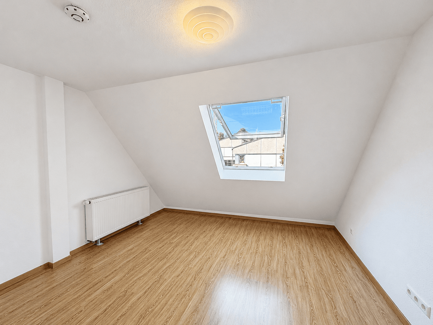 Prodej bytu 2+1 45 m², Friedrichstraße 8, Vaihingen an der Enz, Bádensko-Württembersko Prodej bytu 2+1 45 m², Friedrichstraße 8, Vaihingen an der Enz, Bádensko-Württembersko