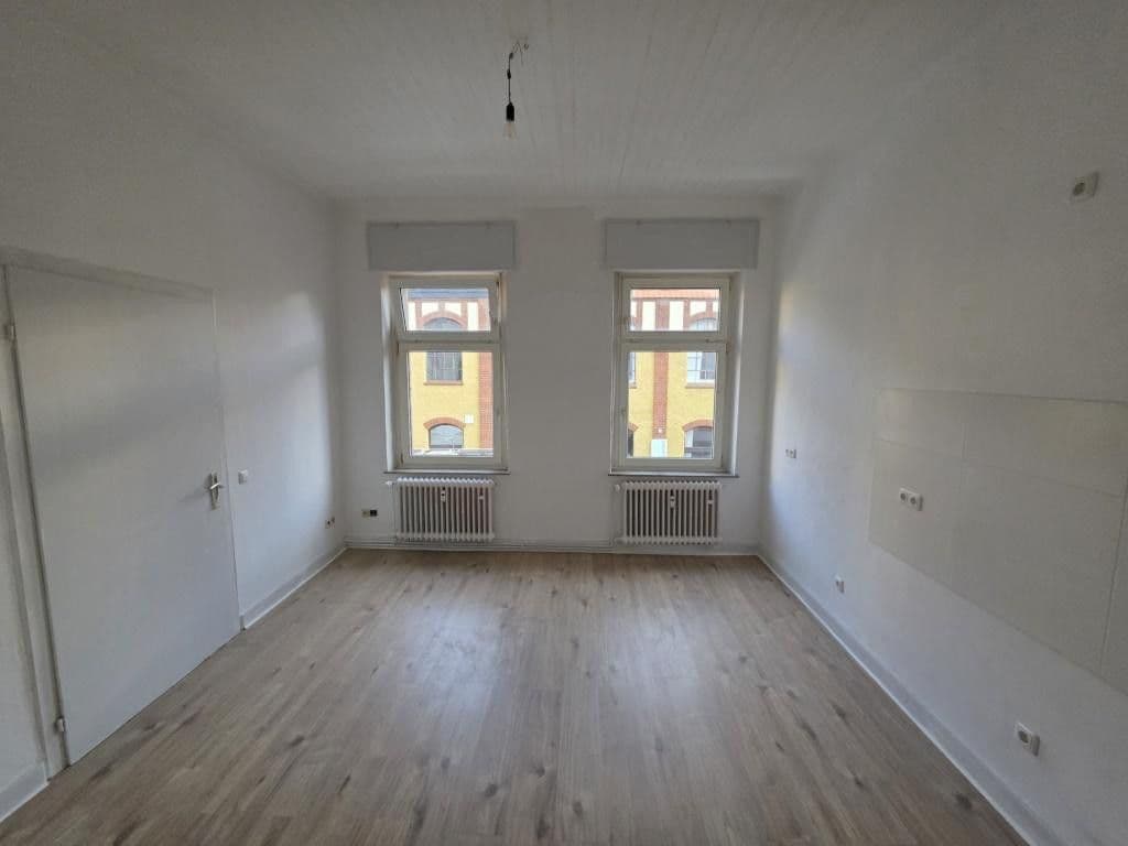 Pronájem bytu 2+1 31 m², Auguststr. 13, Bonn, Severní Porýní-Vestfálsko Pronájem bytu 2+1 31 m², Auguststr. 13, Bonn, Severní Porýní-Vestfálsko