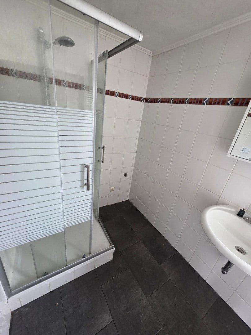 Pronájem bytu 2+1 31 m², Auguststr. 13, Bonn, Severní Porýní-Vestfálsko Pronájem bytu 2+1 31 m², Auguststr. 13, Bonn, Severní Porýní-Vestfálsko
