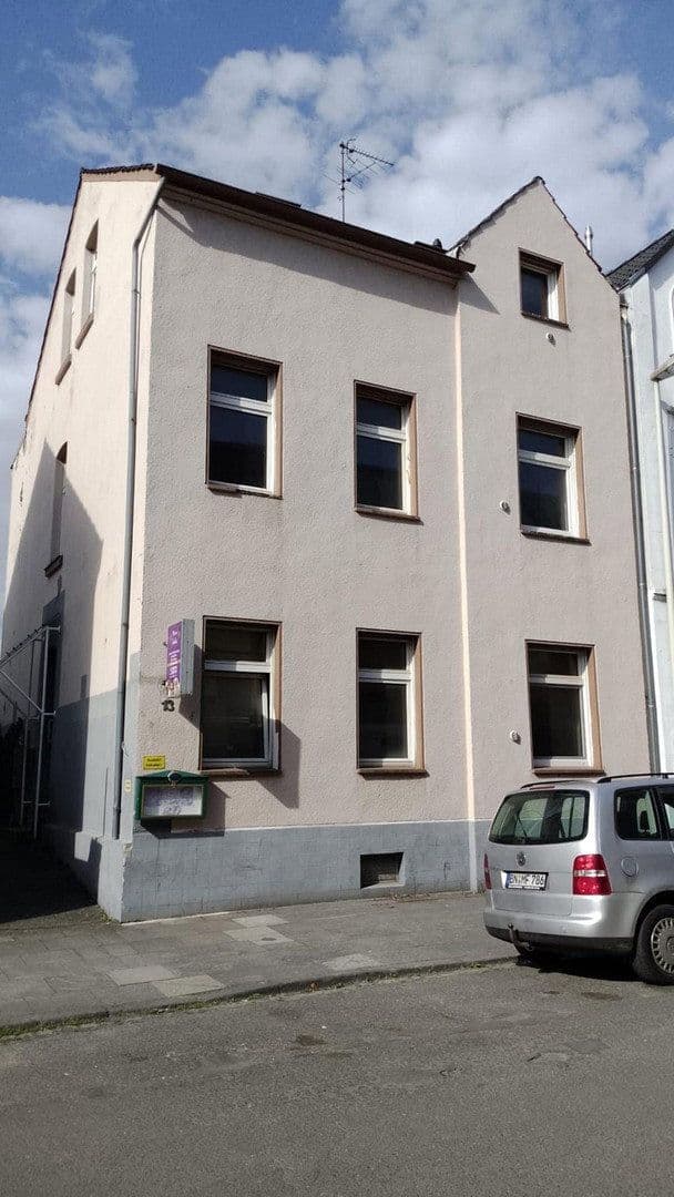 Pronájem bytu 2+1 31 m², Auguststr. 13, Bonn, Severní Porýní-Vestfálsko Pronájem bytu 2+1 31 m², Auguststr. 13, Bonn, Severní Porýní-Vestfálsko