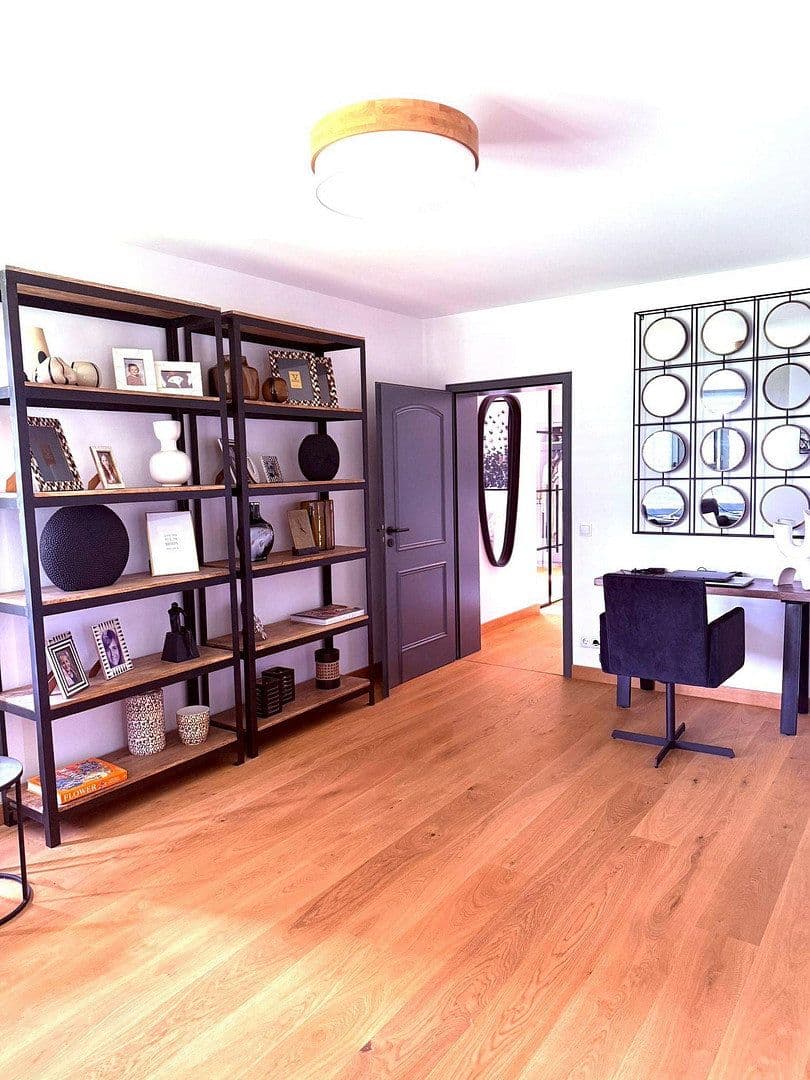 Prodej domu 260 m², pozemek 5.000 m², Visbek, Dolní Sasko Prodej domu 260 m², pozemek 5.000 m², Visbek, Dolní Sasko
