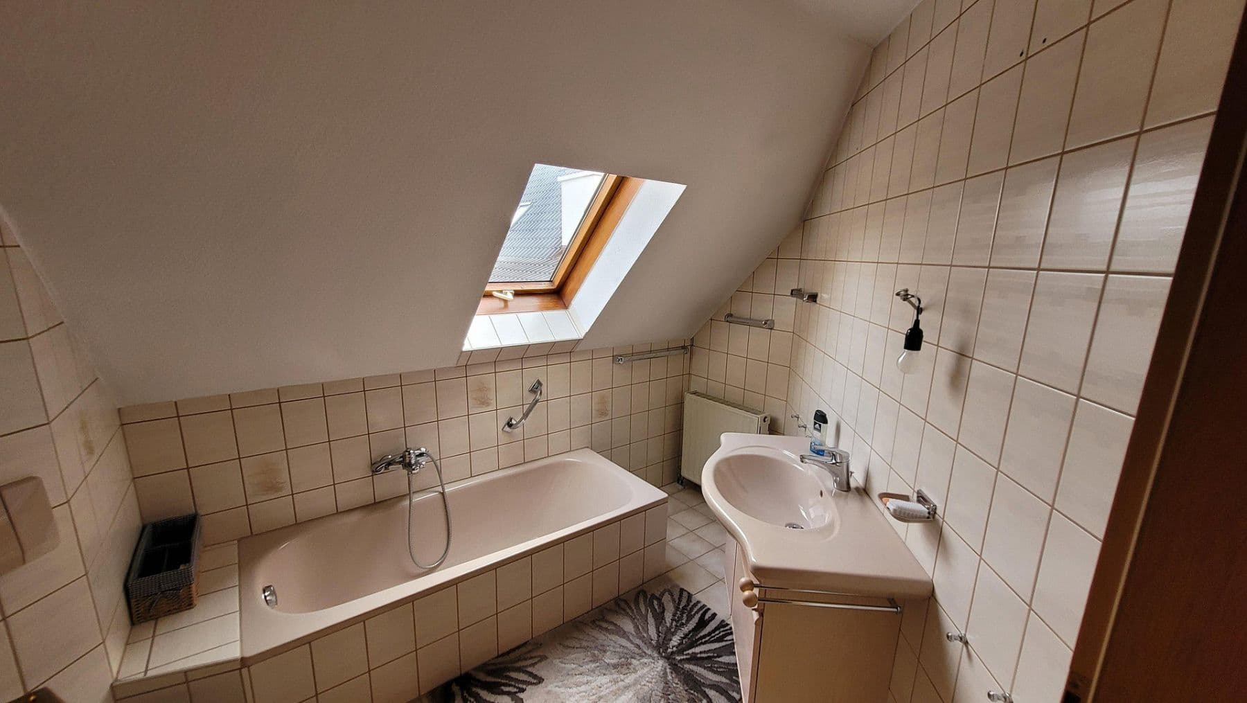 Prodej domu 106 m², pozemek 381 m², Rosenstr. 11/1, Schwieberdingen, Bádensko-Württembersko Prodej domu 106 m², pozemek 381 m², Rosenstr. 11/1, Schwieberdingen, Bádensko-Württembersko