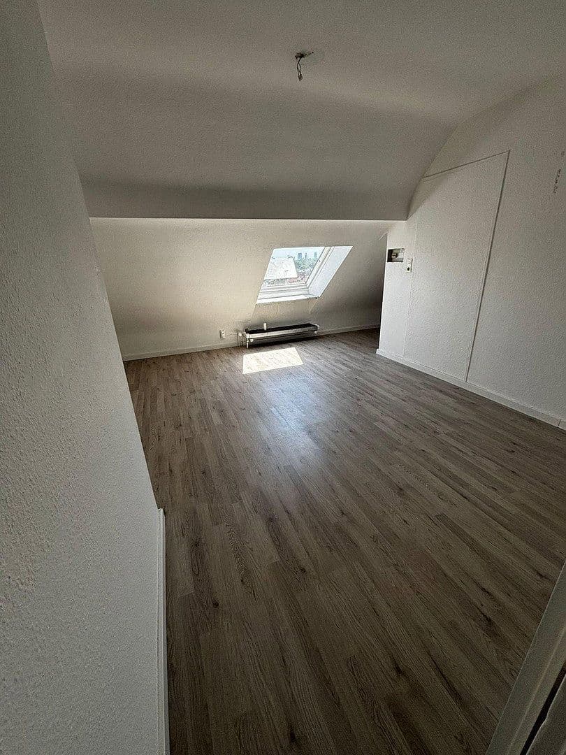 Pronájem bytu 1+kk 44 m², Frankfurt, Hessen Pronájem bytu 1+kk 44 m², Frankfurt, Hessen