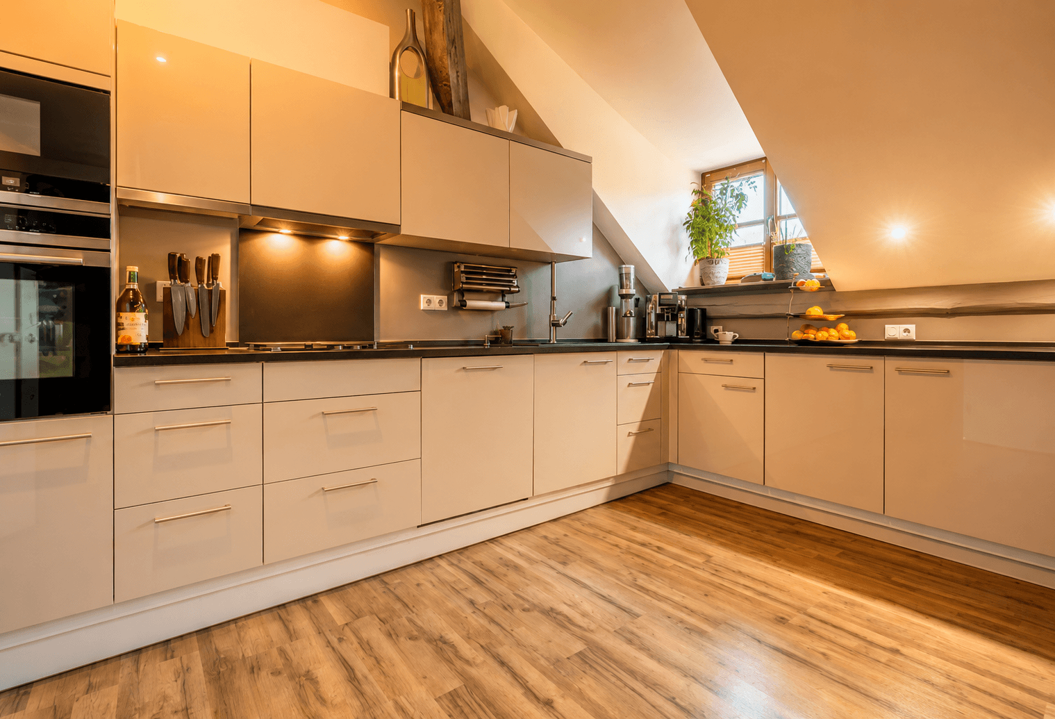 Prodej domu 809 m², pozemek 1.057 m², Kühbach, Bavorsko Prodej domu 809 m², pozemek 1.057 m², Kühbach, Bavorsko