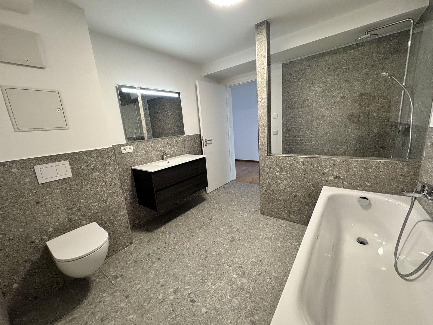 Pronájem bytu 4+1 123 m², Kilianistr. 2a, Mühlhausen/Thüringen, Durynsko Pronájem bytu 4+1 123 m², Kilianistr. 2a, Mühlhausen/Thüringen, Durynsko