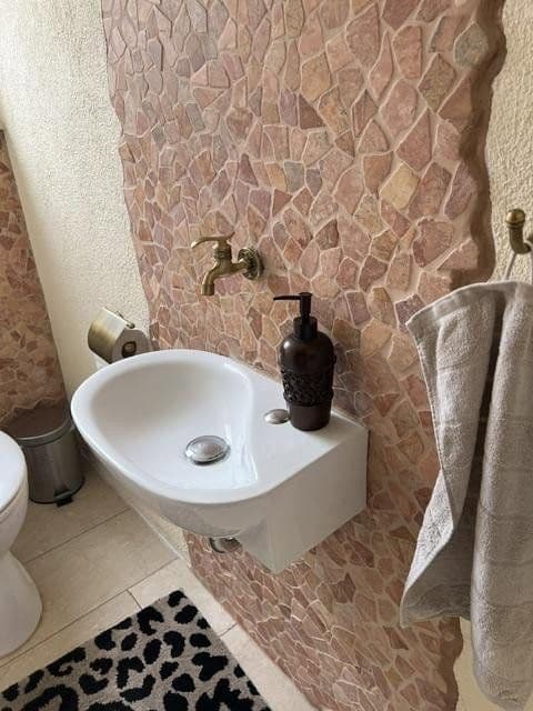 Prodej domu 154 m², pozemek 342 m², Kirchheim am Neckar, Bádensko-Württembersko Prodej domu 154 m², pozemek 342 m², Kirchheim am Neckar, Bádensko-Württembersko