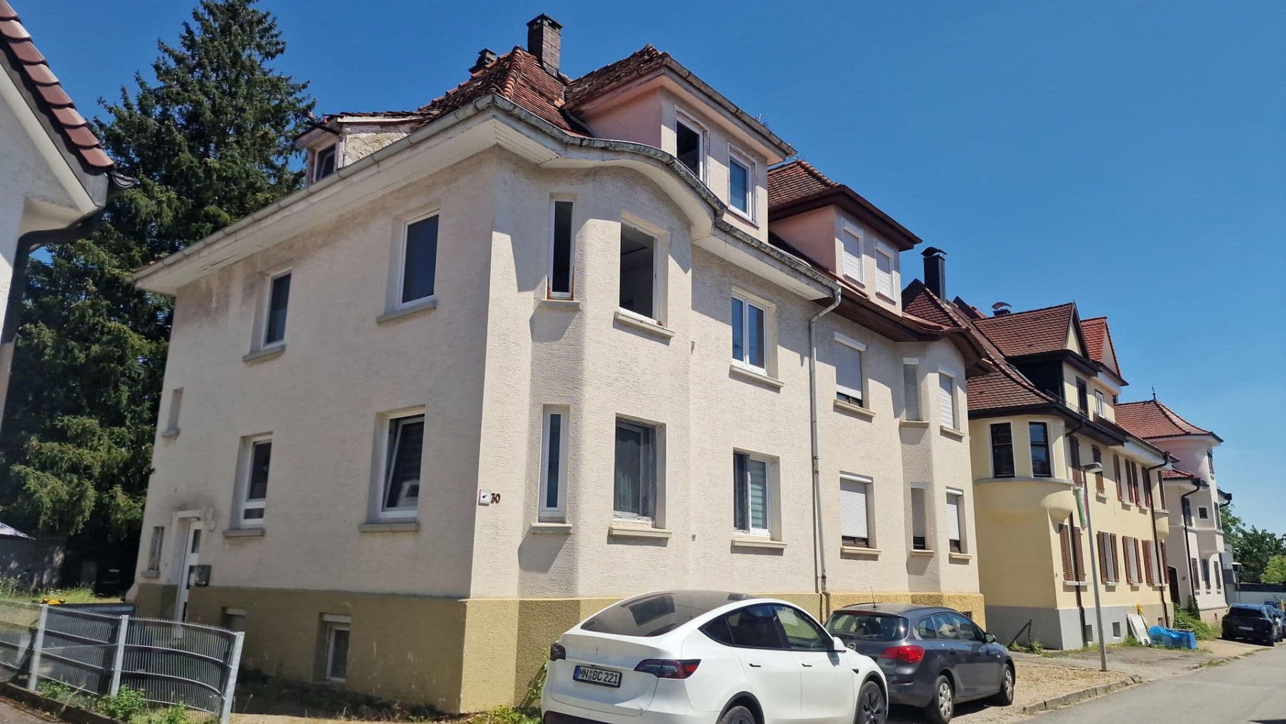 Prodej domu 145 m², pozemek 322 m², Laupheim, Bádensko-Württembersko Prodej domu 145 m², pozemek 322 m², Laupheim, Bádensko-Württembersko