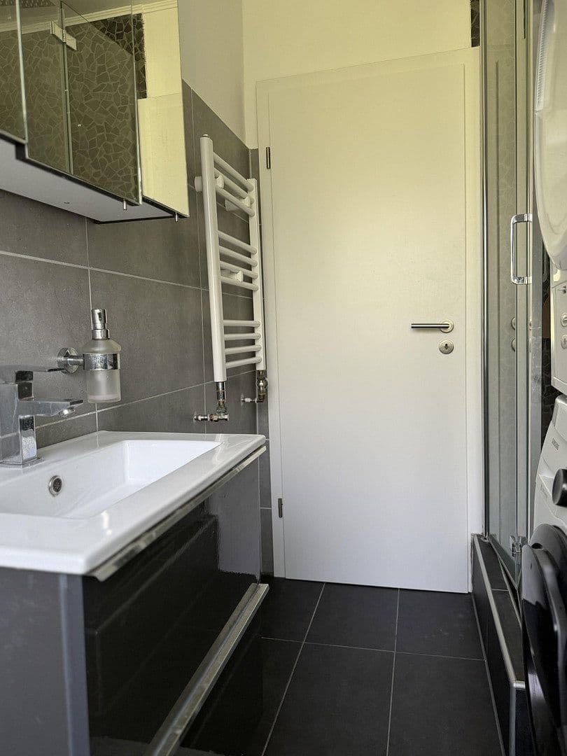 Prodej bytu 3+1 70 m², Heiligenhaus, Severní Porýní-Vestfálsko Prodej bytu 3+1 70 m², Heiligenhaus, Severní Porýní-Vestfálsko