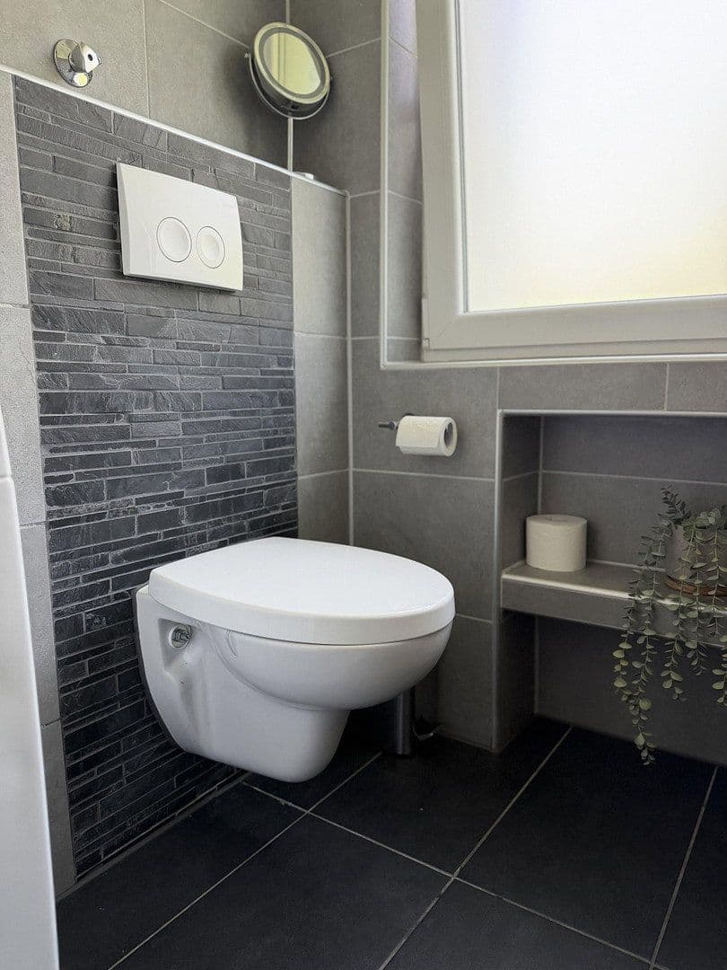 Prodej bytu 3+1 70 m², Heiligenhaus, Severní Porýní-Vestfálsko Prodej bytu 3+1 70 m², Heiligenhaus, Severní Porýní-Vestfálsko
