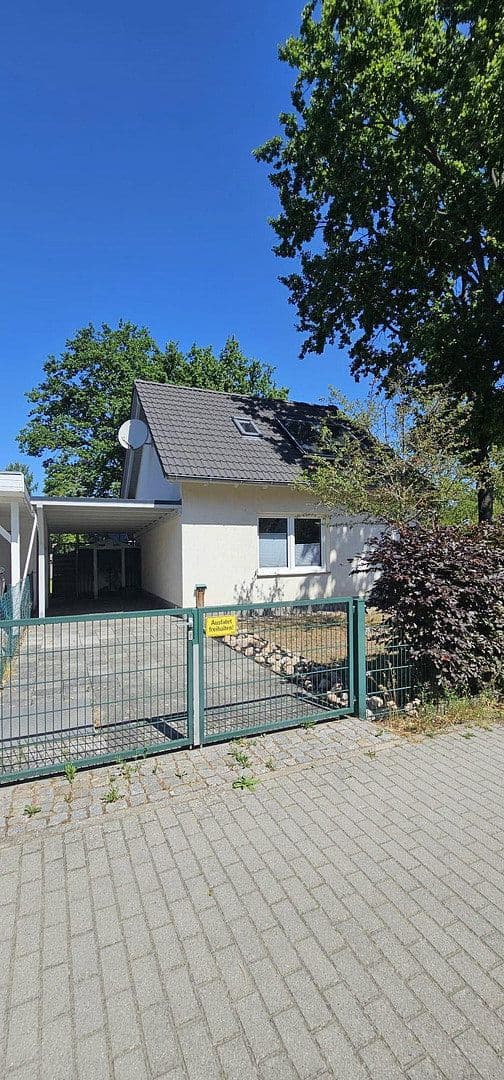 Prodej domu 130 m², pozemek 525 m², Puschkinstraße 19a, Königs Wusterhausen, Braniborsko Prodej domu 130 m², pozemek 525 m², Puschkinstraße 19a, Königs Wusterhausen, Braniborsko