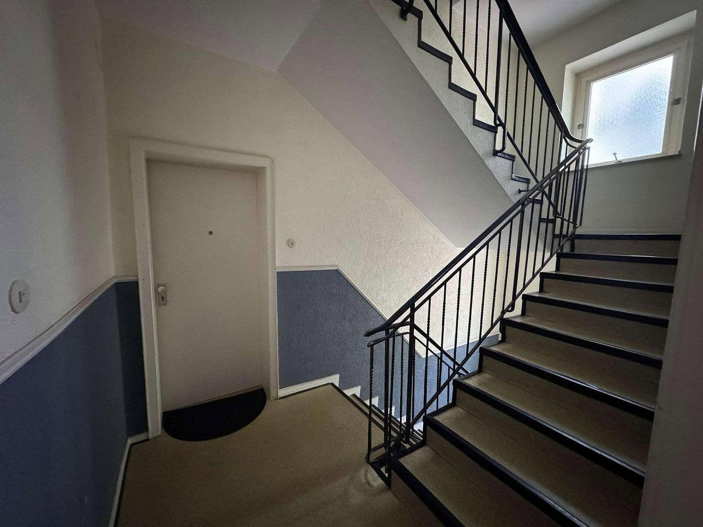 Prodej bytu 2+1 67 m², Düsseldorf, Severní Porýní-Vestfálsko Prodej bytu 2+1 67 m², Düsseldorf, Severní Porýní-Vestfálsko